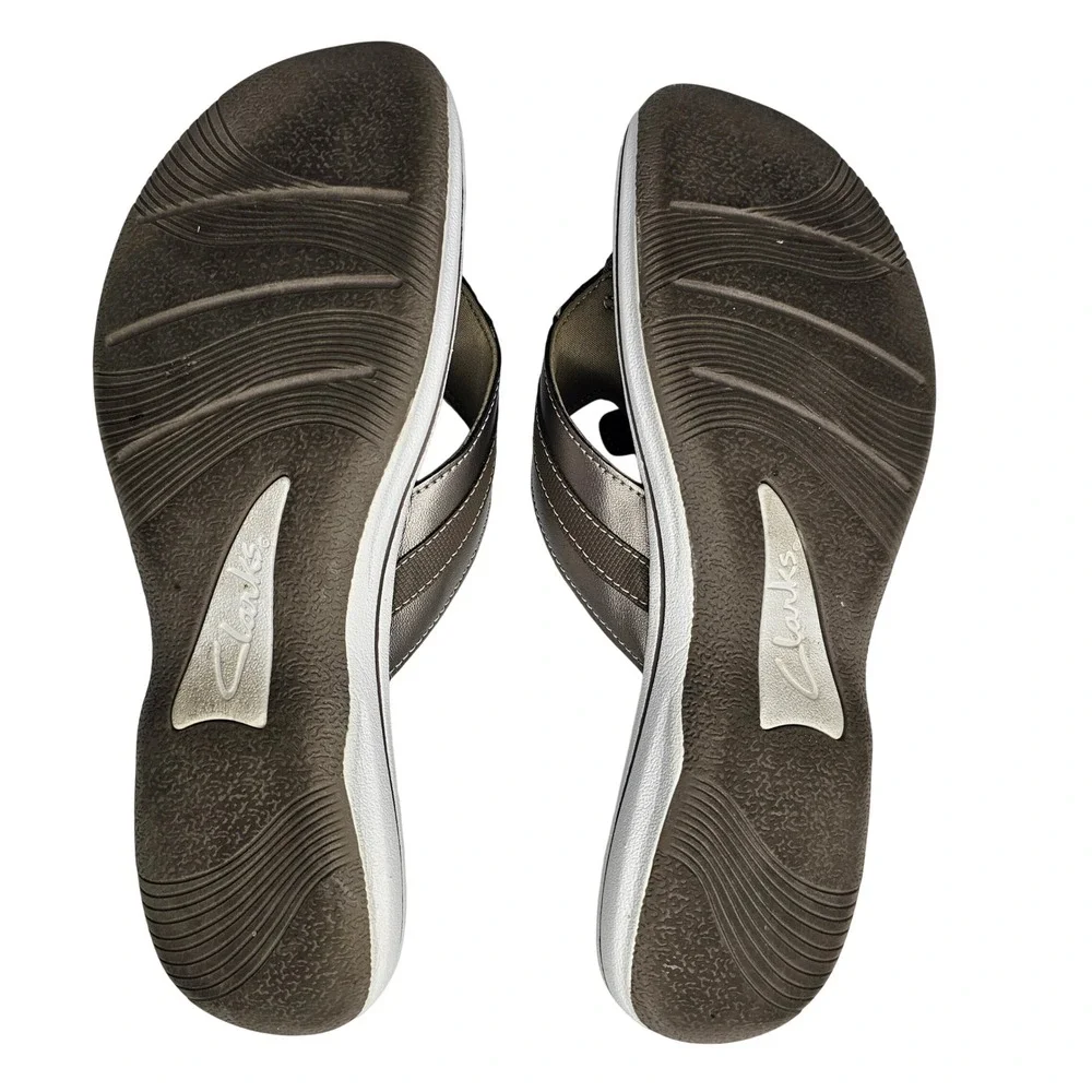 Clarks Cloudsteppers Women 10 Pewter Arla Glitz Flip Flop Sandals Floral